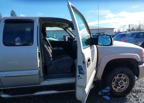 2005 GMC Sierra 2500Hd Sle/Slt/Work Truck z USA, uszkodzony, nr VIN 1GTHK29215E315977